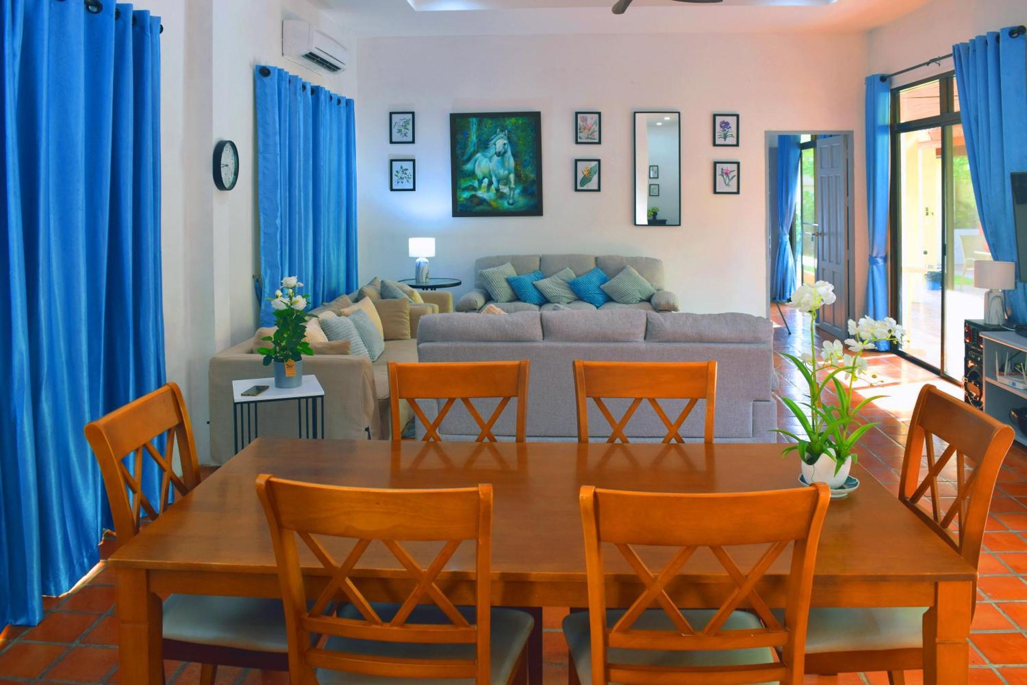 4 Bed Private Pool And Bbq Villa *