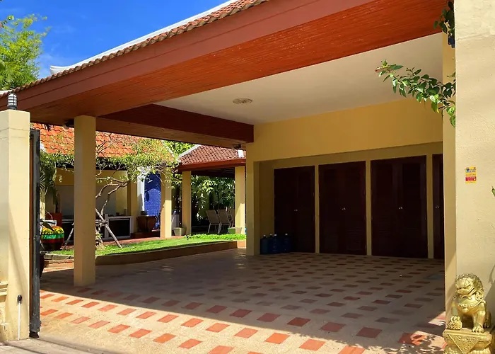 4 Bed Villa Private Pool And Bbq Jomtien Beach